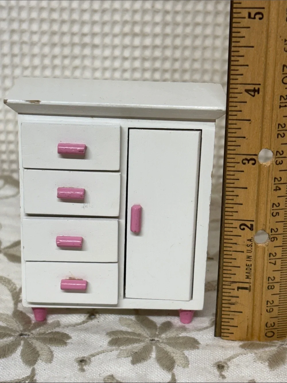 Dollhouse bathroom/bedroom furniture